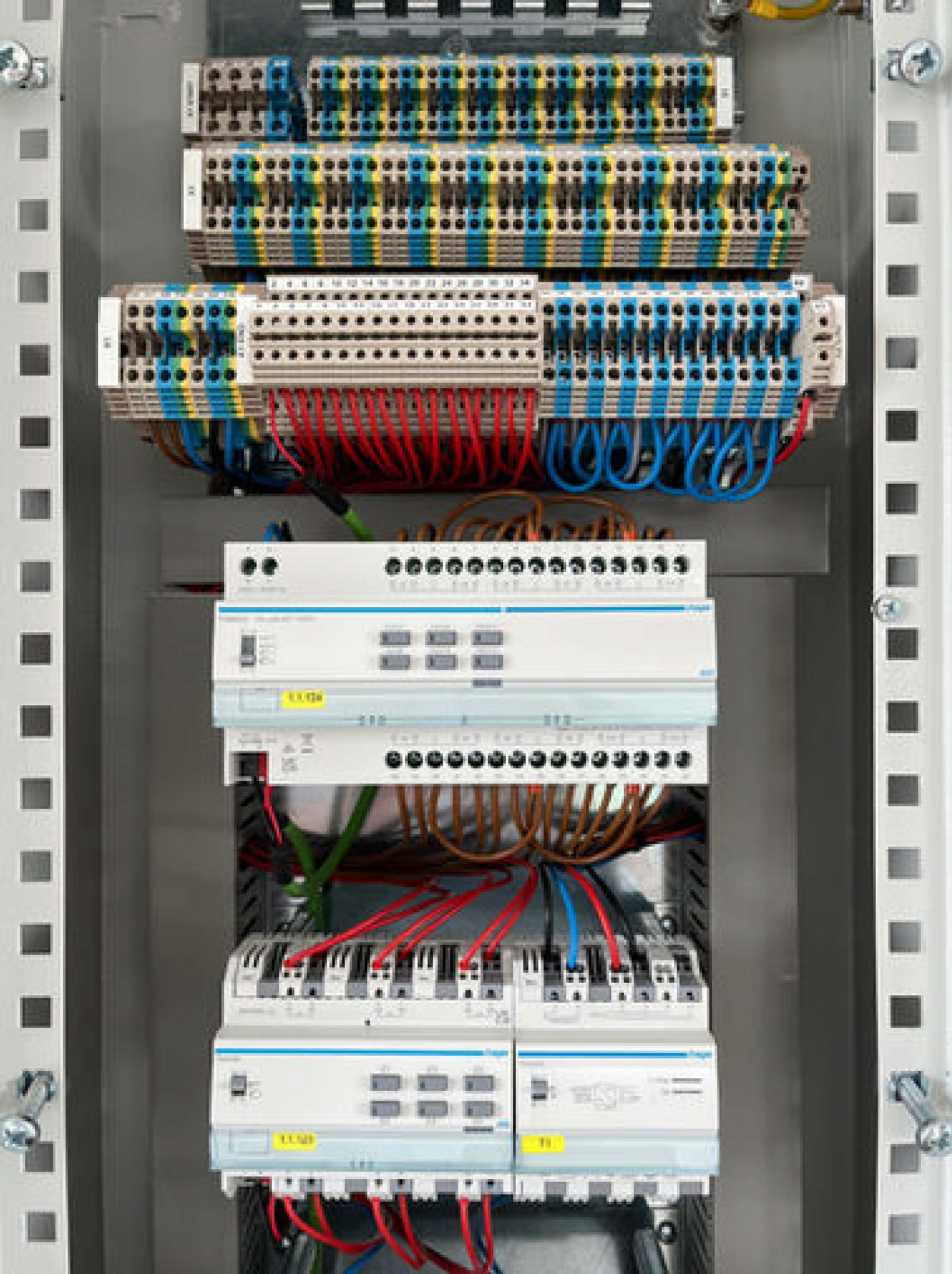 KNX automation panel — labelled and commissioned